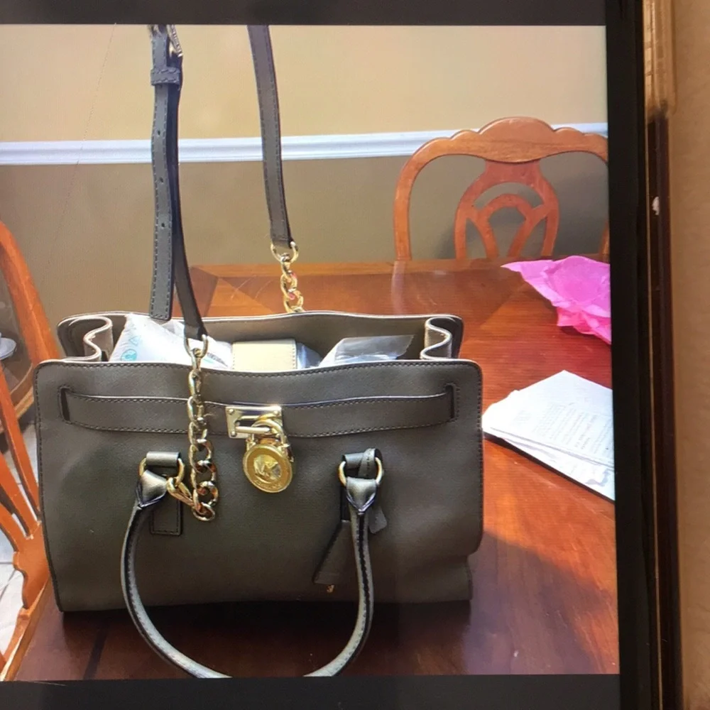 Michael Kors Hamilton - Picture 4 of 8